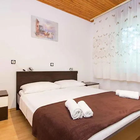 Apartment In Punat/insel Krk 13400